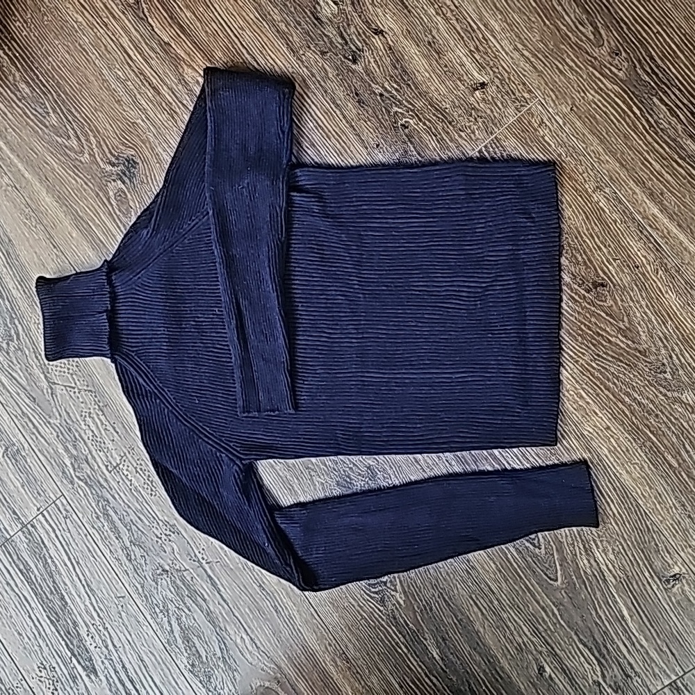 Carcel Turtleneck Alpaca Wool Sweater in Navy
